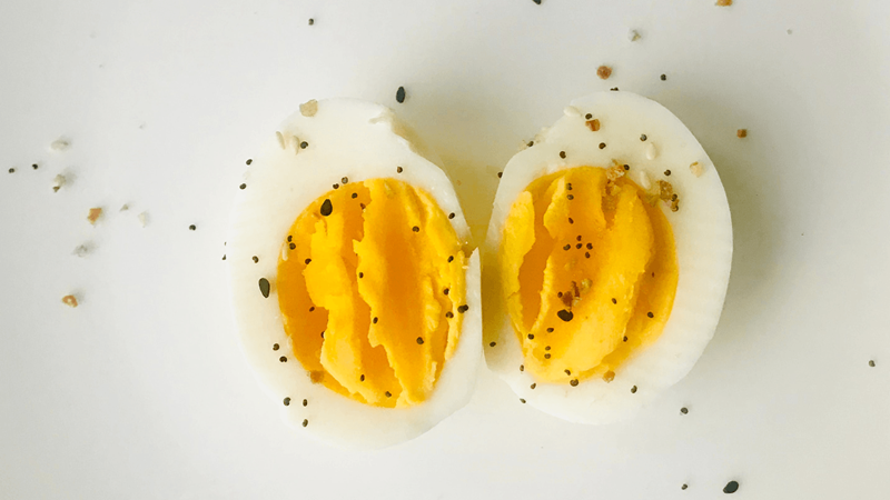 Ăn trứng giảm cân không còn là chuyện quá mới lạ, nhưng ăn thế nào để đánh bay mỡ thừa mà vẫn đảm bảo cơ thể tràn đầy năng lượng làm việc mới quan trọng