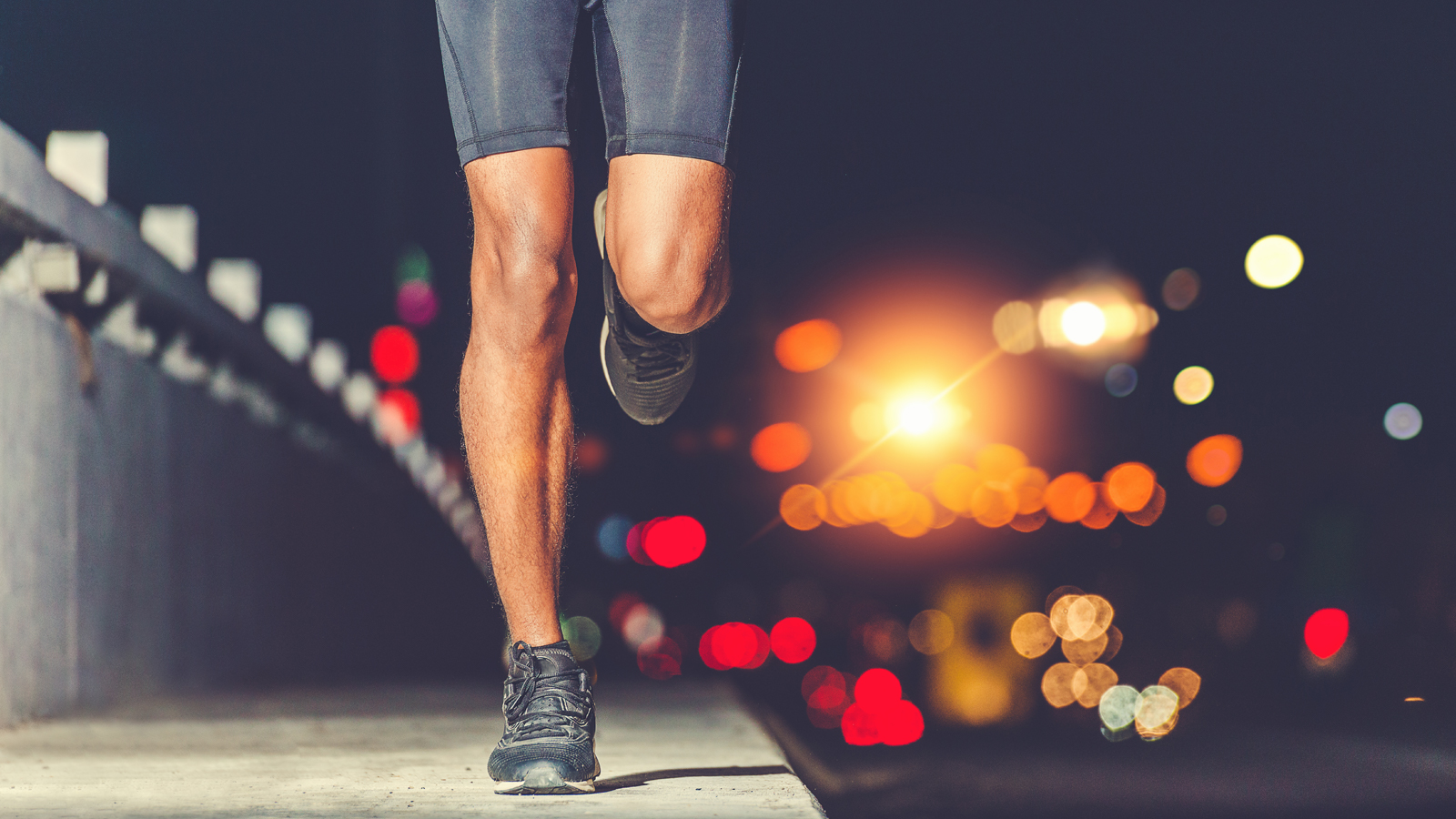 Chạy bộ buổi sáng, trưa hay tối mới thực sự giúp bạn tái tạo năng lượng, đốt calo và giảm cân nặng như ý. Mỗi thời điểm trong ngày lại có những ưu - nhược cần phải cân nhắc trước khi đưa ra quyết định.
