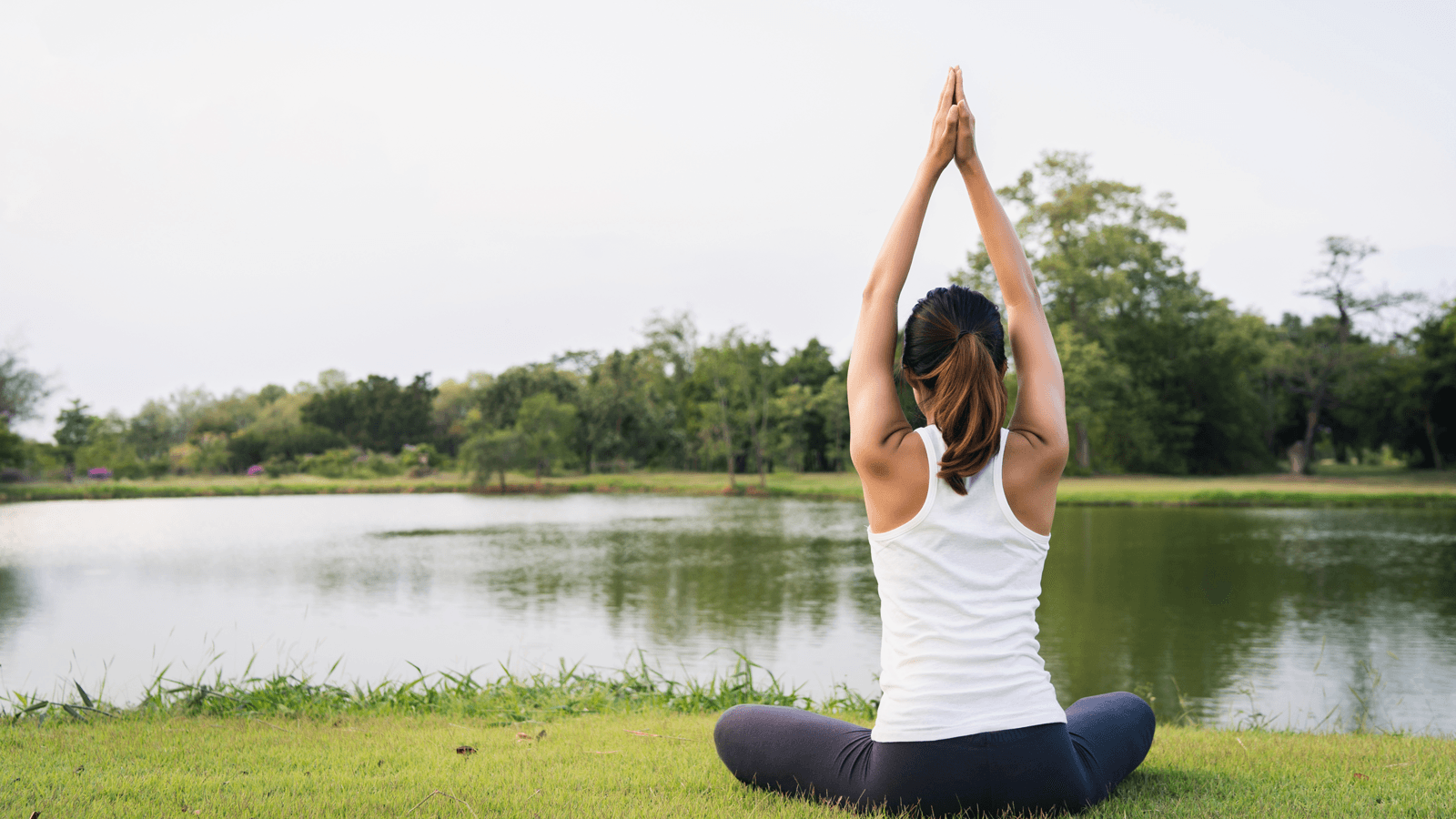 Tập yoga bao lâu thì có hiệu quả là câu hỏi “bật” ra đầu tiên của những ai nóng lòng muốn tìm đến yoga để giảm cân, tăng sự dẻo dai, chữa bệnh... Thật khó để xác định hiệu quả trong thời gian ngắn nhưng yoga chắc chắn sẽ không làm bạn thất vọng khi theo đuổi đến cùng.