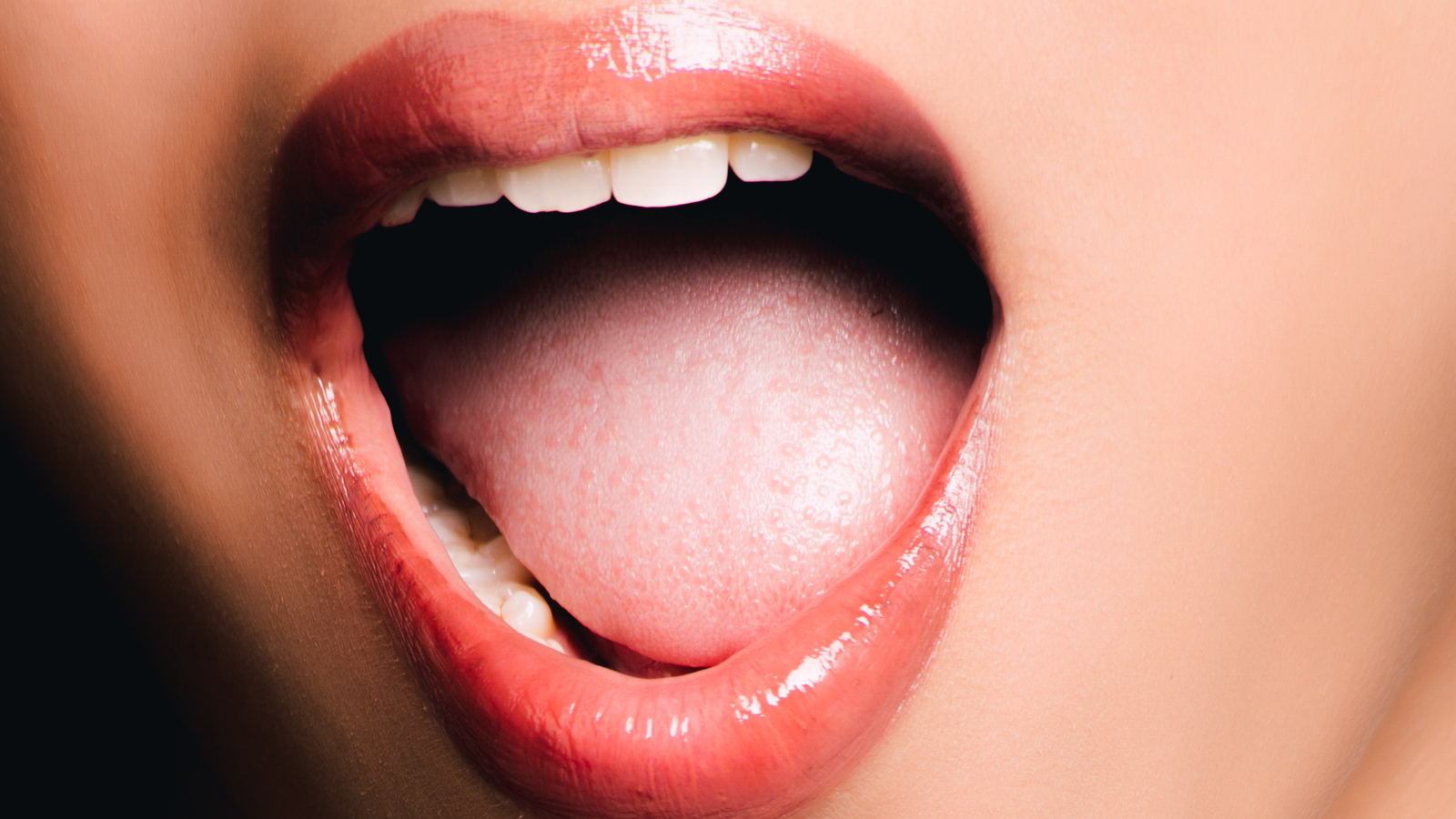 Ung thư lưỡi là bệnh thường gặp nhất ở vùng miệng và lưỡi, có các biểu hiện giống với nhiệt miệng nên nhiều người chủ quan. Căn bệnh này có mức độ nguy hiểm như thế nào, cùng Genvita đi tìm câu trả lời. 